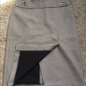 H&M Skirt in thick, woven fabric